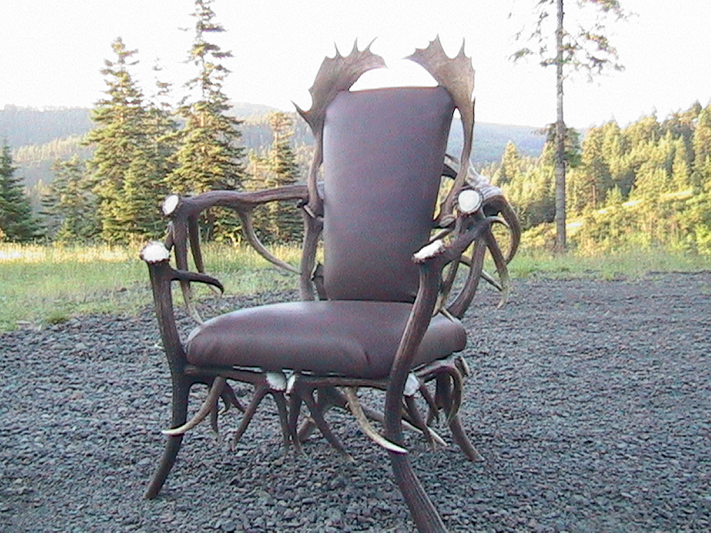 Single Elk Sitting Chair (w/ Leather)