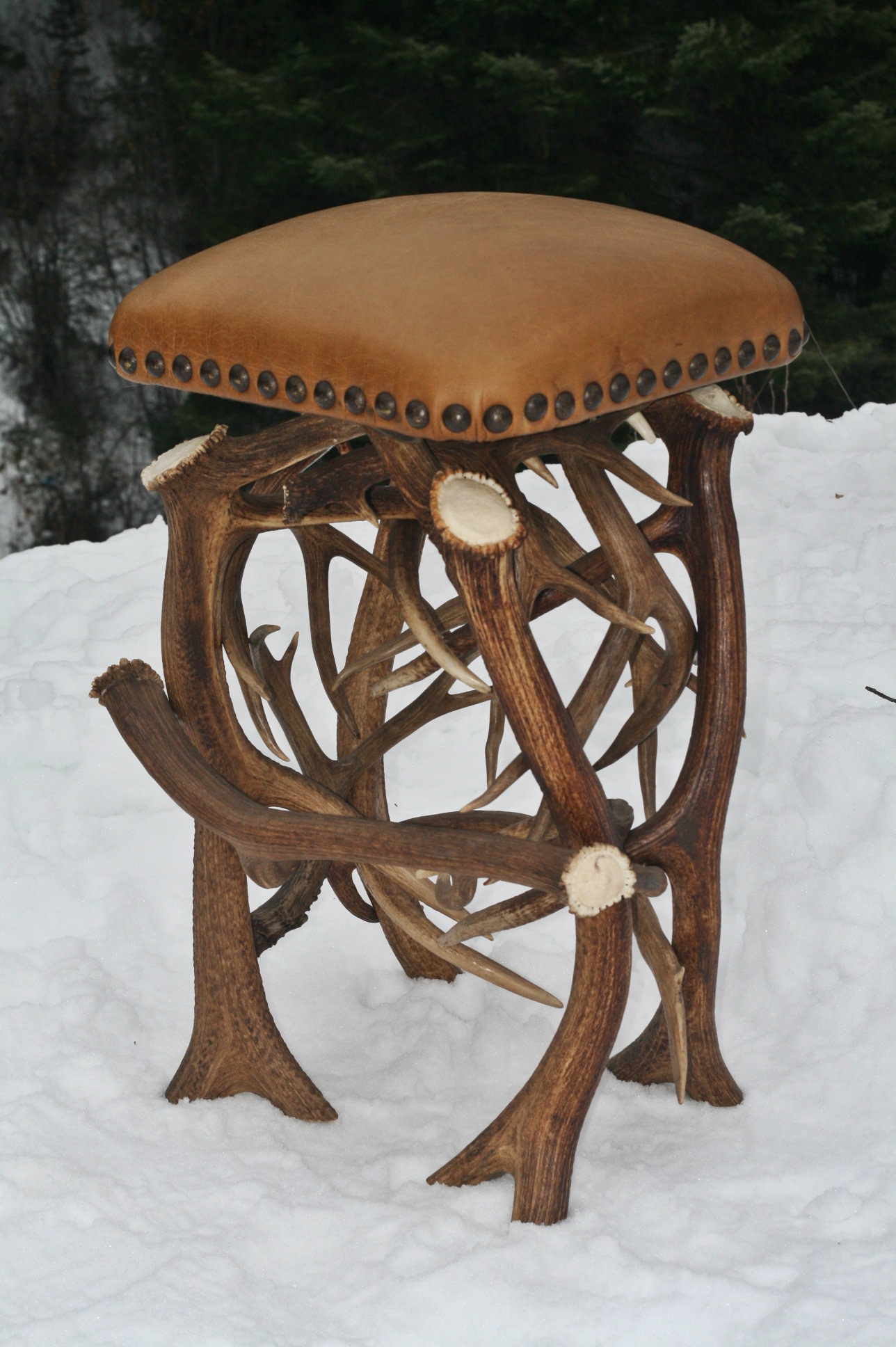 Elk Bar Stool w/ Swivel Seat